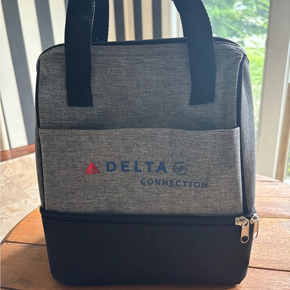 Delta Connection Cooler Lunch Bag